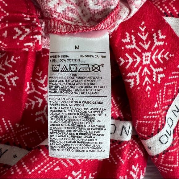 🆕 Women’s Old Navy Red White Festive Pajama Bottoms size M - Picture 4 of 4